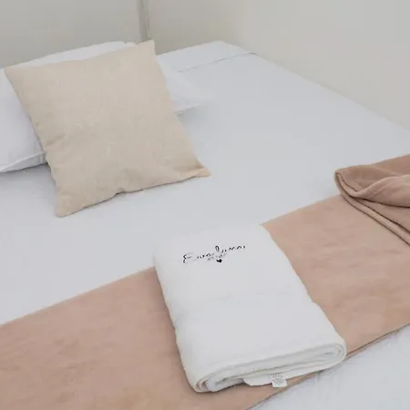Elohim Apartment *